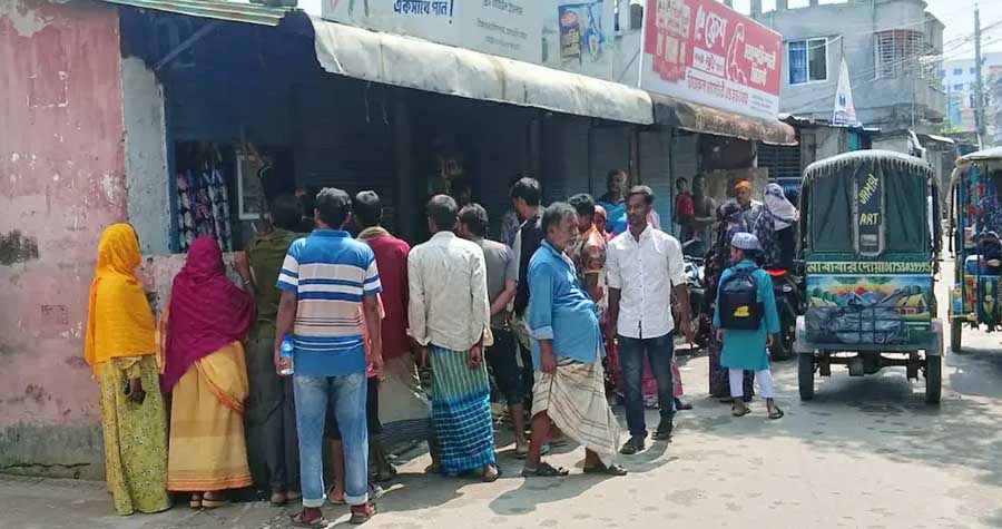 ভাঙতি টাকা না দেওয়ায় রাজশাহীতে ব্যবসায়ীকে কুপিয়ে হত্যা