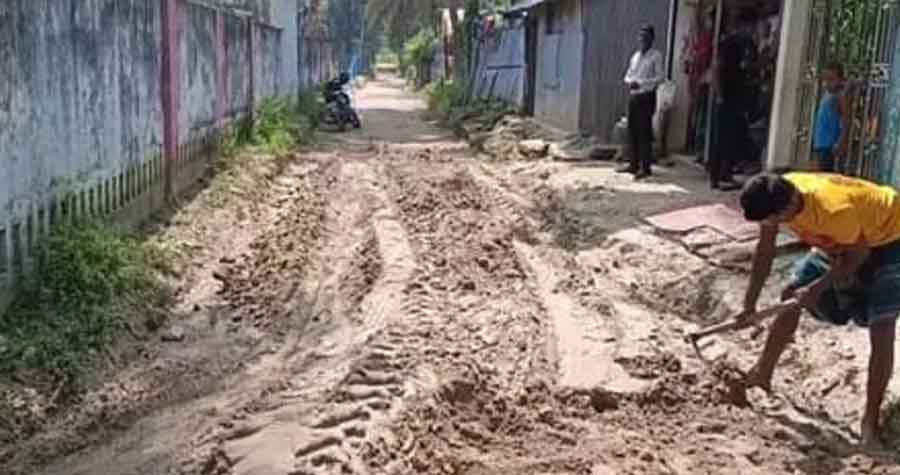 দুই বছরেও শেষ হয়নি কুমিল্লার সড়ক নির্মাণকাজ, দুর্ভোগে হাজারো মানুষ